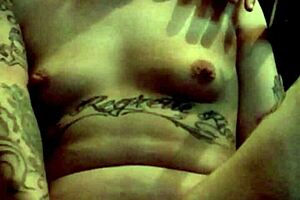 I am in slave cage for domination with toys and sex