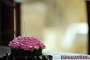 i ate that lesbain milf's pussey for the first time, fingering her hard