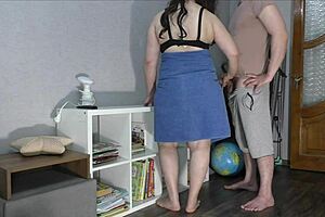 I’m an insatiable milf, always showing my ass for anal pounding!