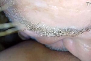 조이 손가락 핥고 타이거 박아, 야생 POV 액션