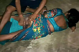 呃，印度嫂子在硬核调皮游戏中疯狂！