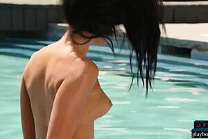 i'm this gorgeous australian milf model, and i just ripped my clothes to show my hot nude body, stockings and all.