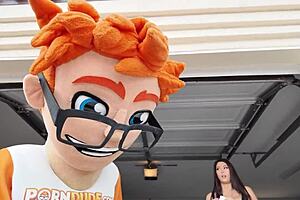 From browsing to banging, Lola Pearl's garage sale became a wild hardcore event