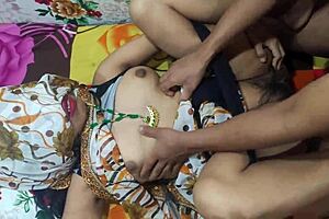 Indian Aunty In Saari Shows Big Boobs And Ass For Bhabhi Sex With Big Boobs Bhabhi Ki Chudai