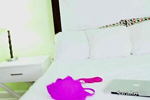 女同性恋熟女Sara Jay骑乘潜入热辣行动