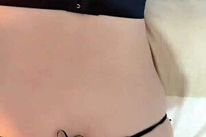 It's very comfortable inside my vagina, right? 我的陰道裡面很舒服對吧 😏