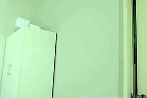 busty venezuelan milf offers me her hot ass