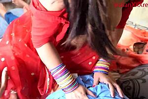 Indian Desi Stepmom Gets Juicy Quickie Massage Sex in Hindi