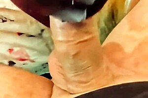 Milf Latina Gives Real Homemade Blowjob To Construction Worker