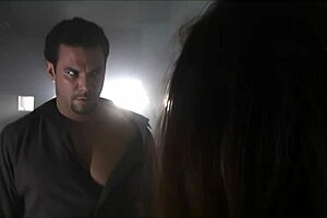 아마추어가 아주 좁은 보지를 클로즈업 박고 쿰 채워