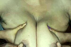 Store patter - kan du lide mine hængende patter og krumme krop tæt på?