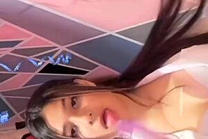 universitaria plays with dildo in sexy bunny costume