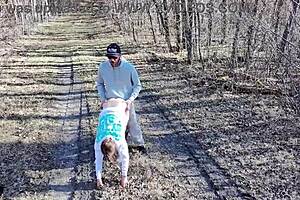 Maid Pretends To Look But Wants To Seduce