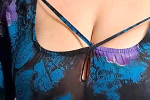 blonde milf in shorts shows big natural tits