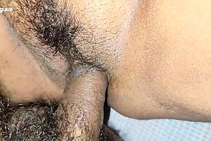 和继母同床半夜变得饥渴