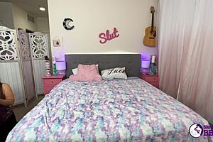 Hey, thick redhead Curvy Mary loves being a cuckold slut at SluttyBBWs!