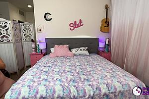 Hey, thick redhead Curvy Mary loves being a cuckold slut at SluttyBBWs!