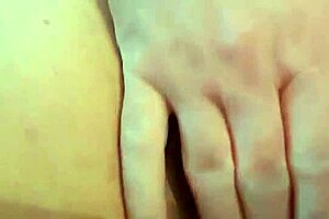 want to see bosnian mature masturbating in hd?