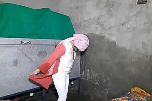 stepbrother bangin’ beautiful stepsister in hindi, oops!