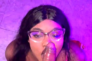 ¡WOW, Andrea Colombiana, latina ebony con culo y tetas enormes pillada por hermanastro!