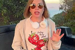 Started with a free SFW pornlog, ended up with kinky public orgasm from this sexy blonde milf.