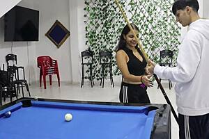 在家族生意中无情猛烈操我的继妹