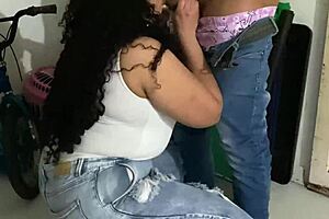 Venezuelan Woman Touches Me In Mall Stairs!