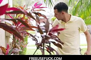 Freeusing Kylie's tight body as stepdad's sugarbaby