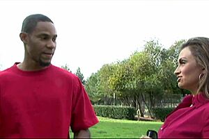 I foun' Claudia Valentine on da interracial cougar hunt and fingered her asshole