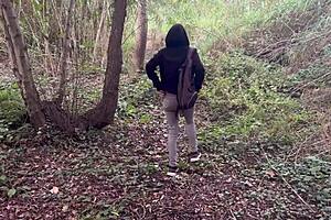 Spanish milf gives risky blowjob in park.