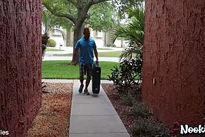 Ebony milf squirts all over the cam 😍