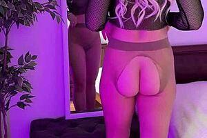 hot milf tears her tight leggings apart