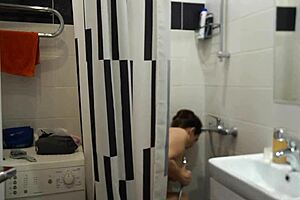 Creampie For This Amateur Slut In Quickie Doggy Style