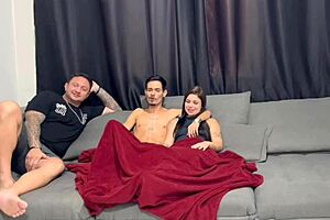 Fui na casa do meu sobrinho para conhecer a namorada dele mas acabei comendo ela