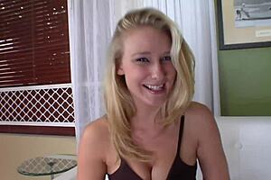 hot milf with wet pussy orgasms in rough sex 😏