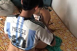 Sexo anal con el vergon de mi padrastro me da leche en el culo