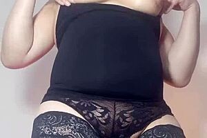 my neighbor slut sends videos despite my wife nearby, what a tease, I want her bad