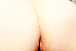 Maturemons fingering and pussy play in the garden!