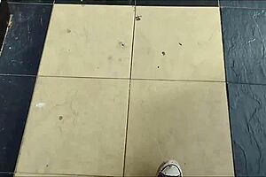 Cousin says, use my pussy and mouth now