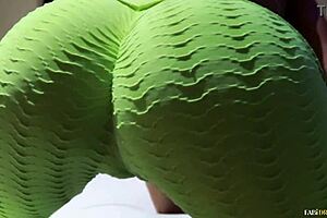 Milf Fabi Drumond Trains Intensely With Personal Trainer.