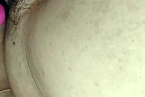 Perra Madura Se Masturba con Su Consolador