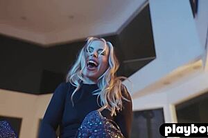 i love watching anna claire clouds show her big ass naked