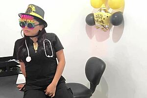 THE HOT OFFICE WORKER PREPARES ANAL PLUG HORNY BUTTOCKS