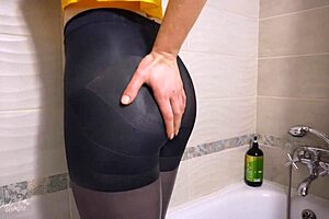 Horny milf gets soaking wet in control top pantyhose tights