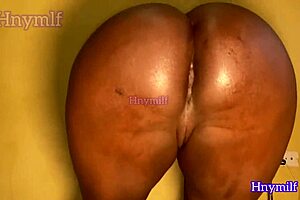 Bedroom Workout With Black Booty Milf 😏