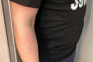 Russian amateur stepmom lures friend to homemade conversation