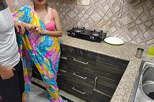 印度嫂子厨房首次被小叔子猛肛！