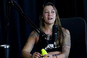 flor de damiana in group sex