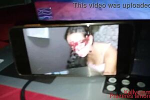 Melhor Porno: Esposa Brasileira Fodida por Dois e Chupando ao Mesmo Tempo  