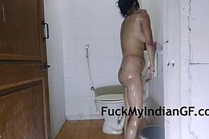 Skinny Indian bhabhi enjoys a relaxing shower